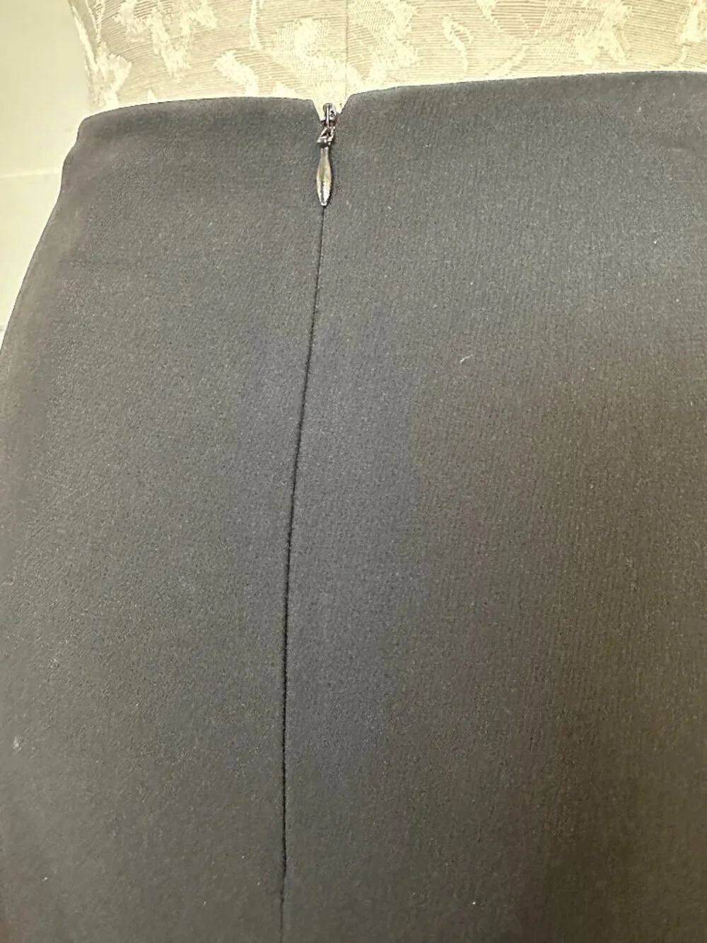 ELLEN TRACY Black A-Line Midi Skirt Size 14 Flare Hem Career Office Classic